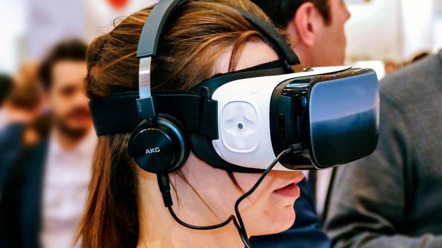 Virtual reality: 7 ways to understand how our lives will change 4 Moncloa Mixed reality