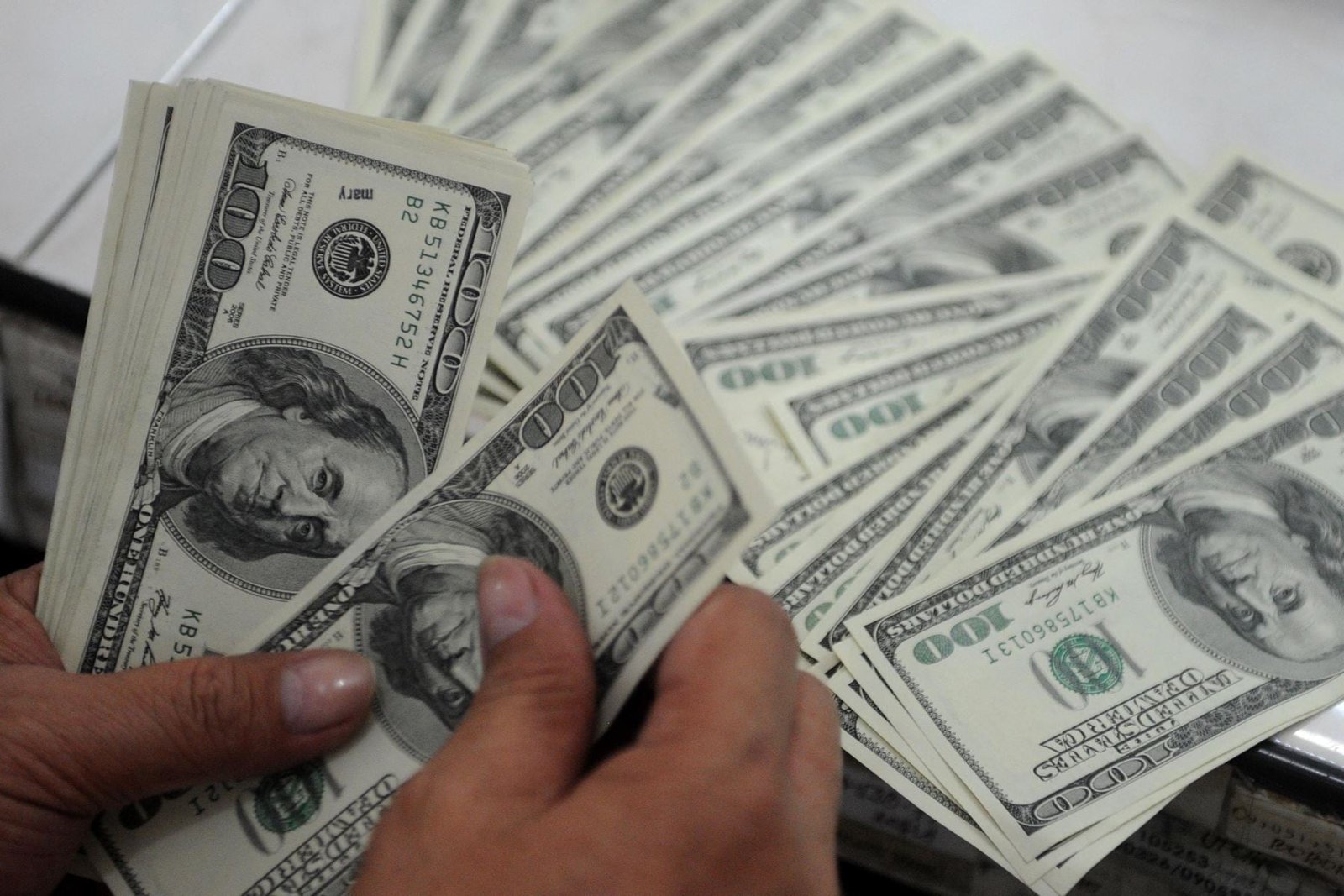 Companies also sell dollars. (Photo: Andina - Referential)