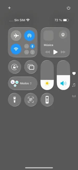 Geeknetic If you don't like liquid glass in iOS 26, so you can disable it on iPhone 8