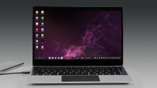 The ultimate accessory that turns your mobile phone into a laptop