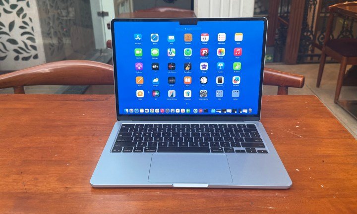 Running programs on the MacBook Air M4.