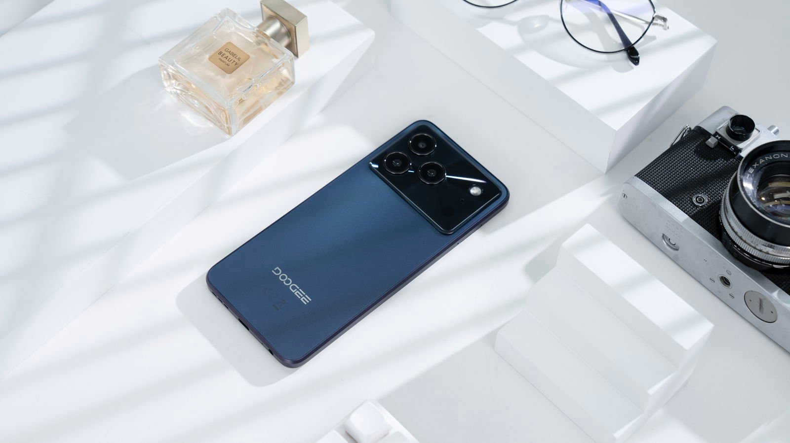 DOOGEE N56 blue color