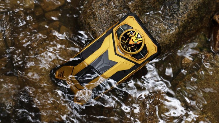 Shockproof and marathon use: Rugged mobile phones at the biggest discount this Black Friday