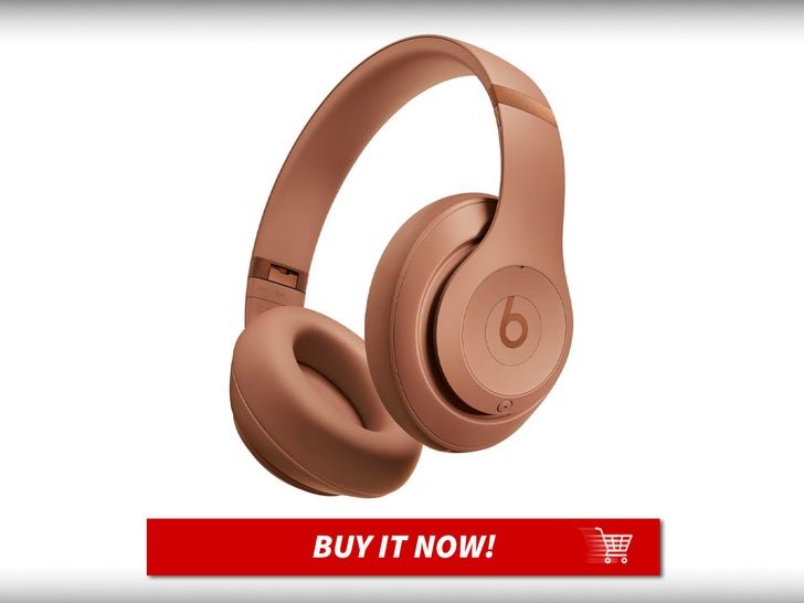 Beats-Studio-Pro-x-Kim-Kardashian-PRINCIPAL