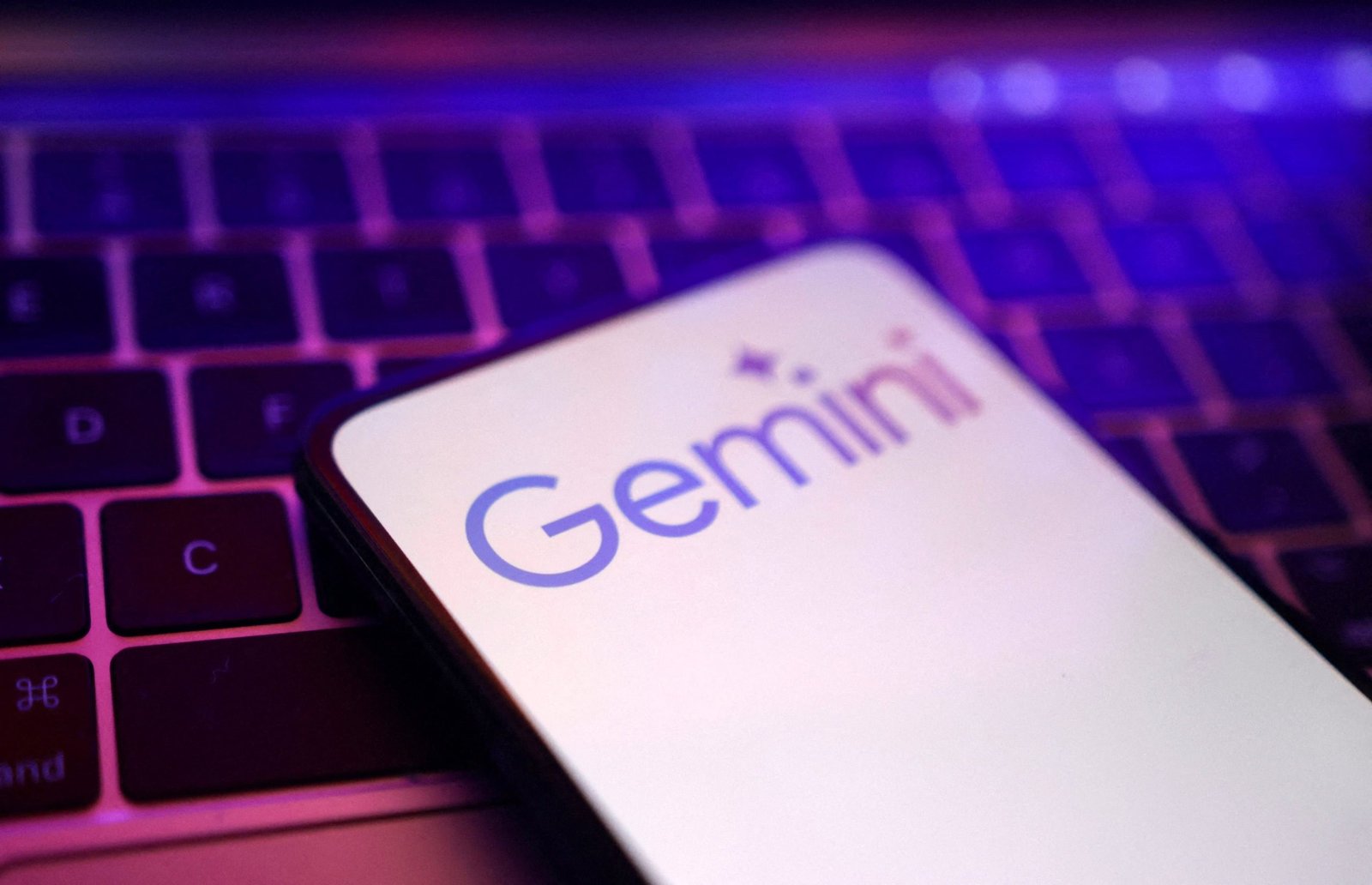 Google aims to monetize Gemini through its payment plan, which offers exclusive features for more than €20 per month. (REUTERS/Dado Ruvic/Illustration/File Photo)