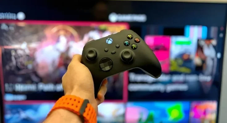 A screenshot of the Xbox Cloud Gaming loading screen displaying a 1 hour of ad-supported playtime notification.